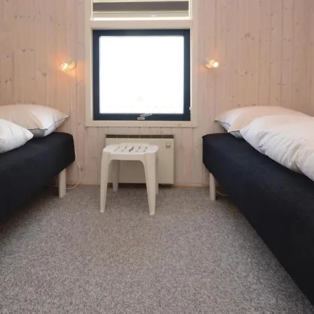 Casa de Férias Two-bedroom Holiday In Bjert